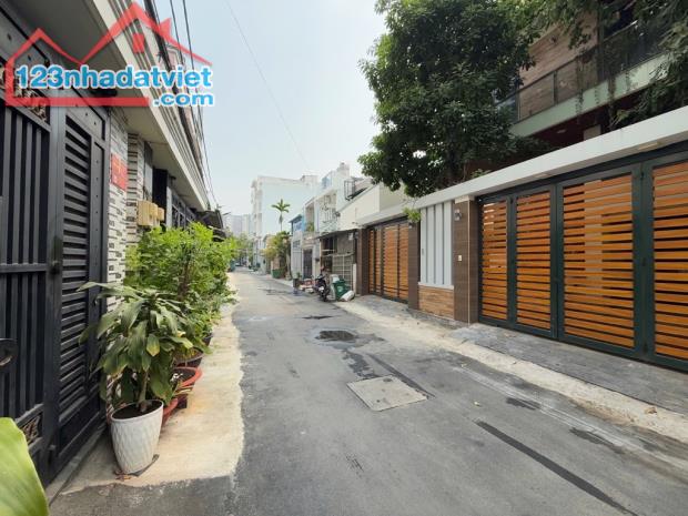 Nhà mới 4 tầng 5x13m hẻm 6m Sát mặt tiền đường số 10 Lý Phục Man, Bình Thuận Q7, 11.5 tỷ