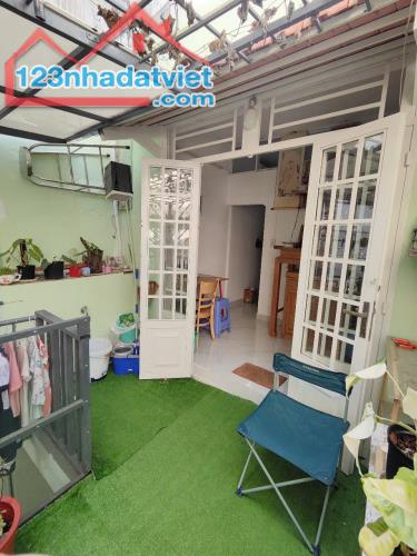 CHÍNH CHỦ GẤP BÁN - NGUYỄN VĂN ĐẬU - P5 BÌNH THẠNH - 2 TẦNG 2PN - HẺM 3M - NHÀ NHỎ - HIẾM - 2