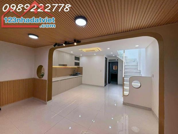 SIÊU PHẨM CHÀO MỪNG ĐẠI LỄ 30/4
BÁN GẤP TRONG 24H - NHANH TAY MỚI KỊP

NGUYỄN NGỌC NHỰT