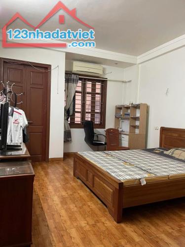 Siêu đẹp ngõ 200 Vĩnh Hưng  30mx4 tầng giá 5.95 tỷ. Nhà khung cột chắc chắn. - 2