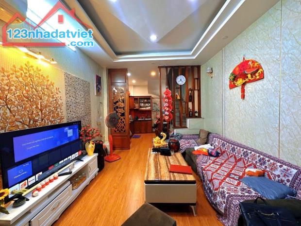 TÂN PHÚ, SÁT ĐẦM SEN, 5 TẦNG, ÔTÔ QUAY ĐẦU, 5.2x9m, NHÀ ĐẸP Ở NGAY, 6.5 TỶ - 2