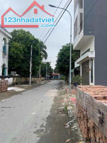 Bán lô đất mặt đường 422 Đồng Hòa 64m2 giá 3,1 tỉ, kinh doanh thoải mái, hướng ĐN
