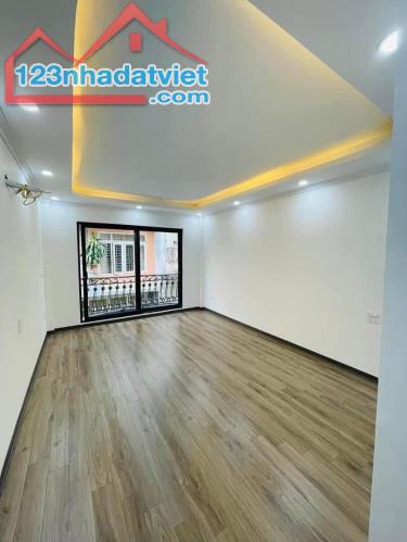 NHÀ PHỐ DƯƠNG VĂN BÉ 33M 5T MT3.6-Ô TÔ ĐỖ  SÁT NHÀ - 20M RA PHỐ - THANG MÁY - - 1