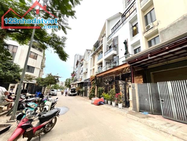 Bán gấp LK FLC Đại Mỗ kinh doanh đỉnh 100m 5 tầng 23.x tỷ