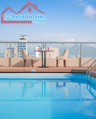 Cho thuê khách sạn 4 sao Khách sạn 21 tầng, 105 phòng tại trung tâm Nha Trang cách bển 3p - 5