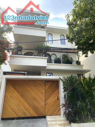 ☘️ BÁN NHÀ KHU VIP THẢO ĐIỀN, Q2 - LÀNG BÁO CHÍ - 12 PHÒNG CHDV - DT245M², 6xTỶ TL