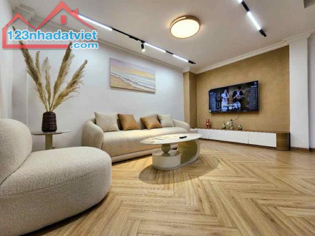 Bán Nhà Phố Bạch Mai diện tích 37m2 x 5 tầng 8.1 Tỷ - 1