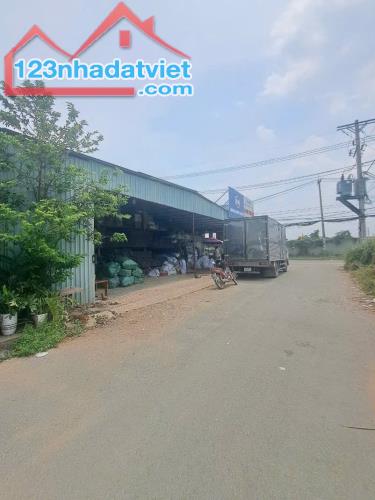 HÀNG HIẾM, 2 mặt tiền, Sát Vinhome Quận 9, DT 88m2 ( 6.4 x 15) chỉ 4 ty nhỉnh - 2