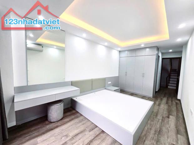 BÁN NHÀ PHÚ ĐÔ - 6 TẦNG - THANG MÁY - Ô TÔ ĐỖ CỬA - FULL NỘI THẤT XỊN XÒ - 2