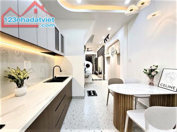 6.2 TỶ CÒN TL - NHÀ ĐẸP PHÚ NHUẬN - KẾ PHAN XÍCH LONG - 3 TẦNG BTCT 3PN MASTER MỚI - SỔ A4 - 2