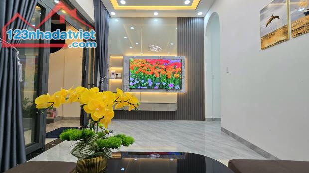Nhà mới full nội thất cao cấp, ngay cạnh bùng binh Mũ TP Bến Tre, có thổ cư, số nhà, GPXD - 1