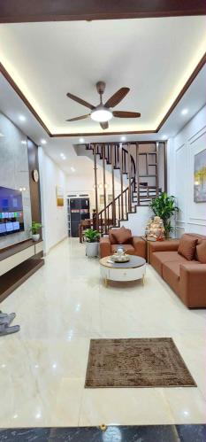 Bán Nhà Phố Hoàng Mai diện tích 35m2 4PN 7.95 Tỷ - 2
