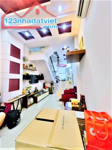 7 TỶ X TL - NHÀ ĐẸP PHƯỜNG 3 TÂN BÌNH HIẾM BÁN - HẺM THÔNG - 50M2 4 TẦNG 4PN MASTER ĐẸP
