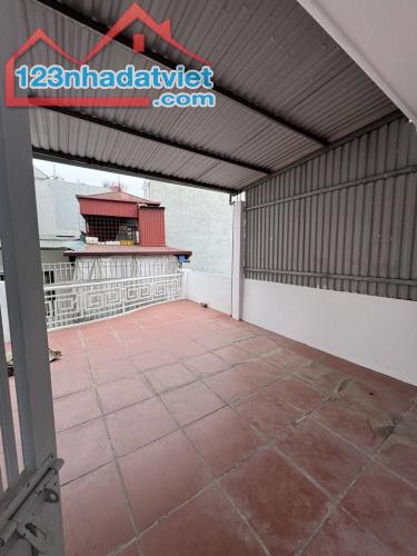 🏡 Bán nhà đẹp 48m2 Ngô Gia Tự, Long Biên, Dân xây, Full đồ, 5 tỷ 5 - 8