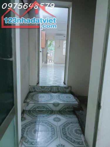 Bán gấp căn hộ Tập thể Vĩnh Hồ 60m Vị trí đẹp giá hợp lý - 2