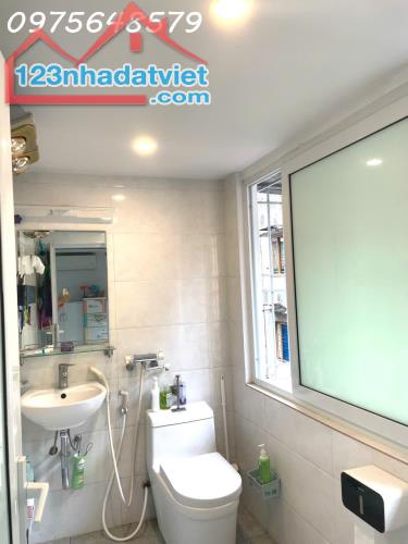 Bán căn hộ VIP Tập thể Ban tổ chức Trung ương phố Đội Cấn 110m giá siêu mềm - 2