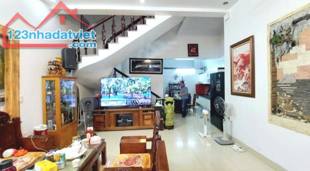 Bán nhà An Lạc, Sở Dầu, Hồng Bàng, Hải Phòng. 2,5 tầng, 82m2, 5 tỷ. N4,5m nở hậu, d2