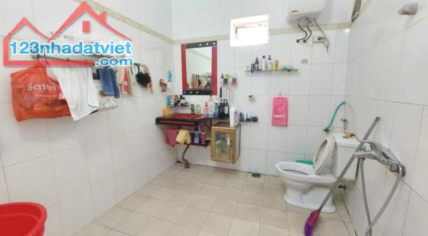Bán nhà An Lạc, Sở Dầu, Hồng Bàng, Hải Phòng. 2,5 tầng, 82m2, 5 tỷ. N4,5m nở hậu, d2 - 3