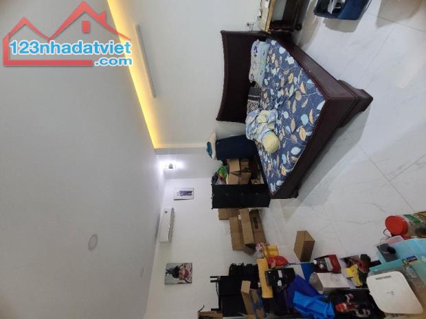 Mặt tiền Dương Quảng Hàm P.5 GV - 100m2 ngang 5 - Đường nhựa 40m - 3