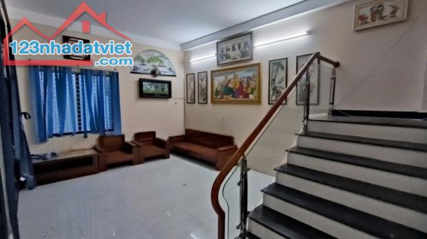 # Nhà Kiệt Hoàng Thúc Trâm, gần Ô tô đậu, 77m2, 2 tầng đúc, 3..x tỷ