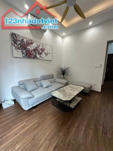 Cực hiếm! Đầu phố Triều Khúc, ô tô đỗ cửa - kinh doanh đa dạng - 40m2 x 5T chỉ 7.x tỷ