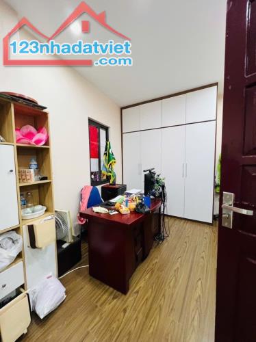 + văn quán hà đông sót căn duy nhất 32m 5 tầng giá 5,25 tỷ -Nhà 5 tầng, thiết kế vô cùng h
