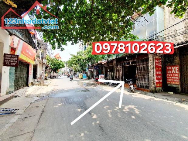 Bán nhà Hải Bối - Đông Anh. Diện tích sổ:43m2 giá 5 tỷ 150 , mặt phố rộng thênh thang kinh