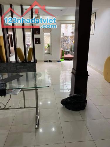 Bán Nhà Bạch Đằng 60m2, 2 Tầng, Gần Hàng Xanh Nhỉnh 4 Tỉ - 2