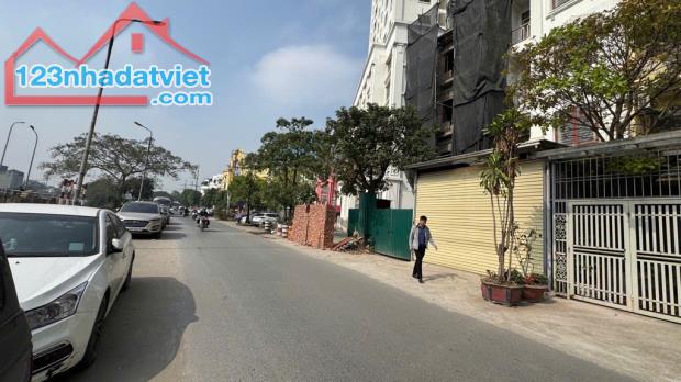 Bán nhà phố Kiến Hưng, đường hai chiều ô tô tránh, vỉa hè, thang máy