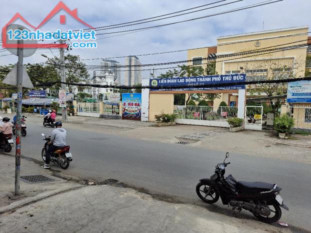 BIỆT THỰ 2 TẦNG 180M2 BÌNH TRƯNG TÂY Q2 GIÁ 11 TỶ TL