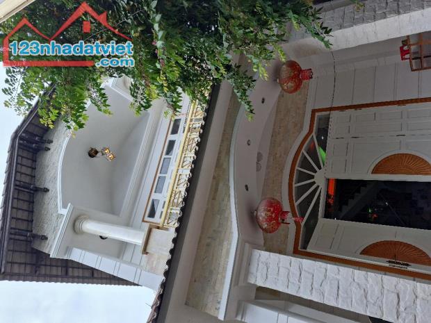 BIỆT THỰ 2 TẦNG 180M2 BÌNH TRƯNG TÂY Q2 GIÁ 11 TỶ TL - 1