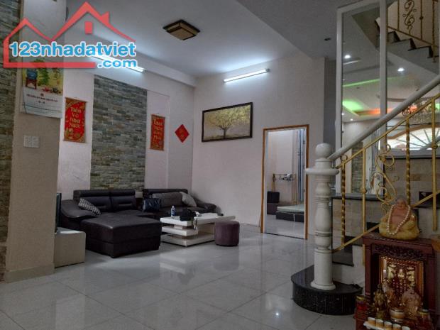 BIỆT THỰ 2 TẦNG 180M2 BÌNH TRƯNG TÂY Q2 GIÁ 11 TỶ TL - 2