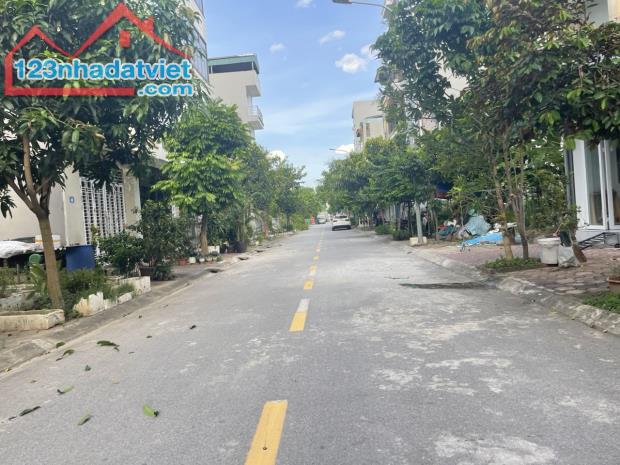 Cần tiền gồng chứng khoán bán 100m đất mặt đường trục chính tổ 12 Thạch Bàn, đường 13m