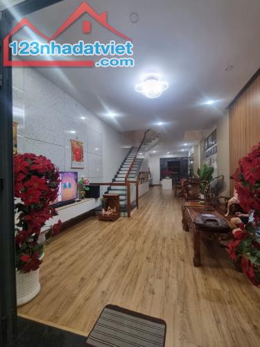 Bán nhà mặt phố Q.9, 112m², 4 tầng, 5PN, 13.9 tỷ, sổ hồng - 2