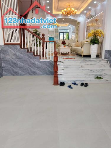 C73💥🏡 BÁN NHÀ PHỐ HUỲNH TẤN PHÁT, NHÀ BÈ – 4PN – FULL NỘI THẤT – Ô TÔ NGỦ TRONG NHÀ - 1
