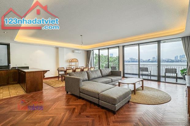 Bán tòa Building CH dịch vụ dt 200m², 7 tầng + tum, 35PN, 40WC, trung tâm quận Cầu Giấy