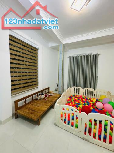 Phố Thái Thịnh ngõ ô tô nhà 28m lô góc 5 tầng 3 Phòng ngủ chỉ 5,8 tỷ - 4