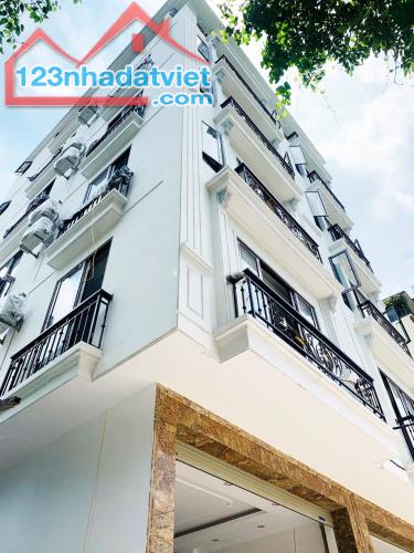 Vị Trí Độc Nhất Quận Ba Đình- Mặt Phố Đội Cấn + 2 mặt Ngõ Ô Tô Tránh- 145m2^7 Tầng- 113 Tỷ