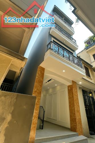 THƠM MÙI XÂY MỚI! NHÀ ĐỘI CẤN - TT BA ĐÌNH - LÔ GÓC, THANG MÁY, Ở LUÔN, 45M2 * 6T, MT4,6M - 5