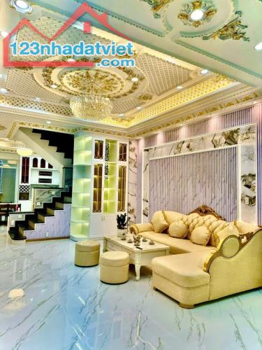 Bán Nhà Đẹp, Tặng Nội Thất, Hẻm 6m, 95m2, 3 Tầng, Chỉ 8 Tỷ 5, Đào Tông Nguyên, Nhà Bè