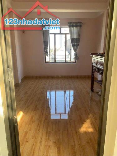 Bán Nhà 4 Tầng Mặt Đường Thành Công,P.Cao Xanh. DT:60m2 Siêu Rẻ !! - 2