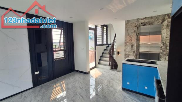 Bán nhà Bát Khối,Cổ Linh 6 tầng,45m,mt4.4m oto vào nhà nhỉnh 9 tỷ - 3