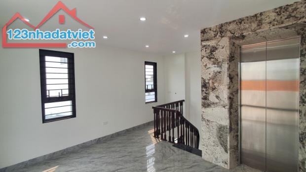 Bán nhà Bát Khối,Cổ Linh 6 tầng,45m,mt4.4m oto vào nhà nhỉnh 9 tỷ - 5