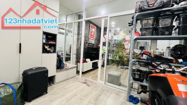7.5 TỶ HƠN - NHÀ TRẦN HƯNG ĐẠO QUẬN 5 - HẺM 4M CÁCH MT 1 CĂN - 50M2 3PN FULL NỘI THẤT XỊN - 1