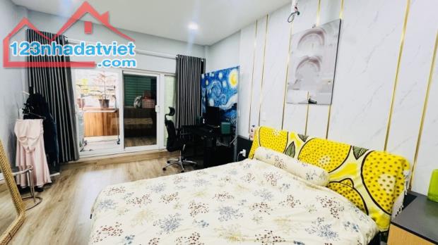 7.5 TỶ HƠN - NHÀ TRẦN HƯNG ĐẠO QUẬN 5 - HẺM 4M CÁCH MT 1 CĂN - 50M2 3PN FULL NỘI THẤT XỊN - 3