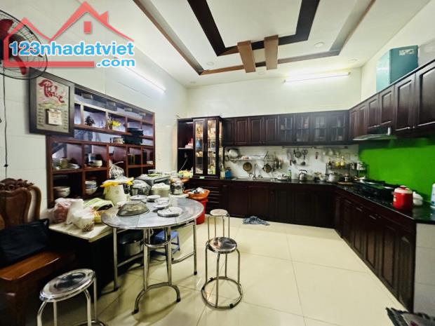 Bán nhà mặt tiền chợ Nhị Thiên Đường(6.2.15) 4 lầu  Hoàng Minh Đạo phường 5 quận 8 - 1