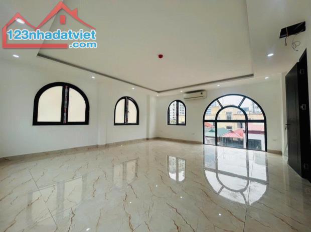 Bán toà nhà VP Nguyễn Chí Thanh - 85m x 7 tầng thang máy, ôtô đỗ cửa, MT 8m - 3
