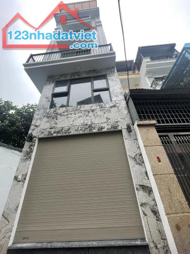 Phố Bát Khối - 45 m2 - 6 tầng - 5 m MT - Lô góc - Kinh doanh đỉnh - nhỉnh 9 tỷ