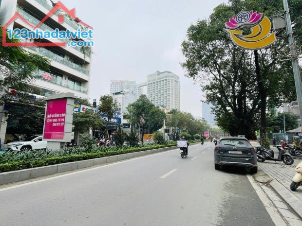 Nhà Mặt Phố Lạc Long Quân (Đối Diện LOTTE) 153m/4 Tầng (Có Hầm), MT 8.2m 86 Tỷ