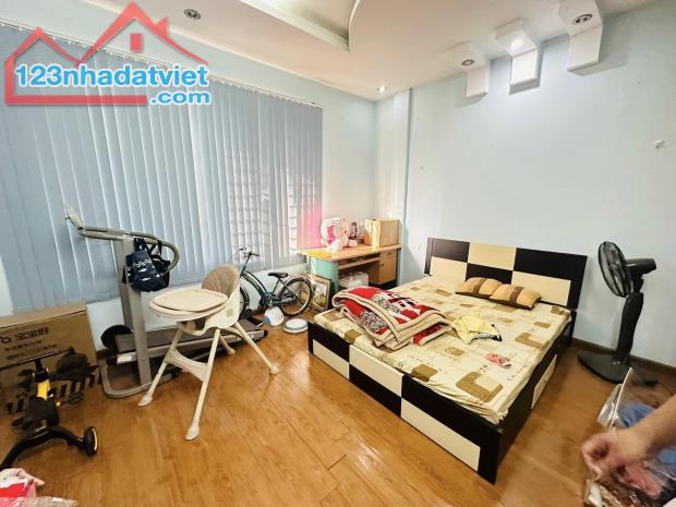 Lô góc Vũ Tông Phan,3 thoáng,gara,10m ra phố,60m 5 tầng 5.5m mặt, Giá 17.6 tỷ 0796193699 - 4